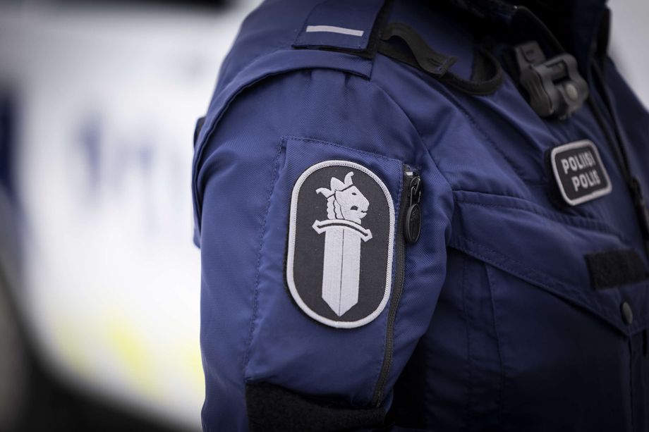 Poliisi Jos N et Kuvan Henkil n Soita H t keskukseen Poliisi Jos N et Kuvan Henkil n Soita H t keskukseen
