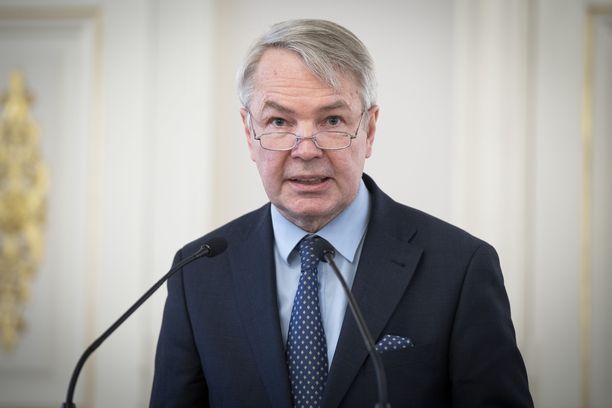 Ulkoministeri Pekka Haavisto vahvistaa: Nato on valmis ottamaan Suomen  hakemuksen vastaan