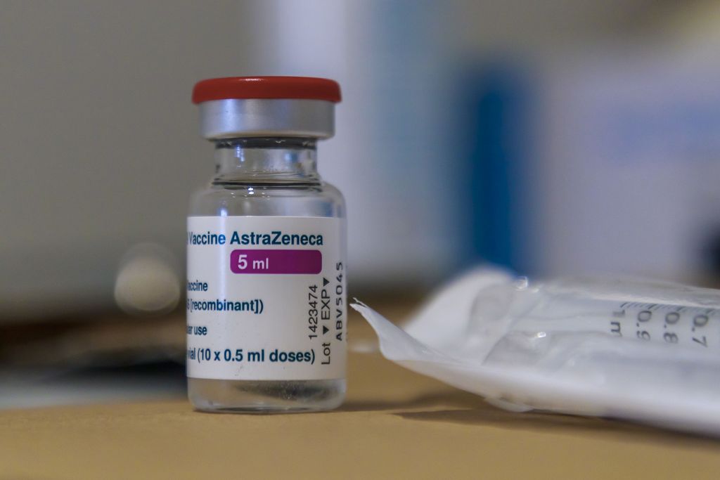 Fimealta pysäyttävät perustelut Astra Zenecan rokotteen hyödyllisyydestä: 20 miljoonaa rokotettu, 25 verisuonitukosta