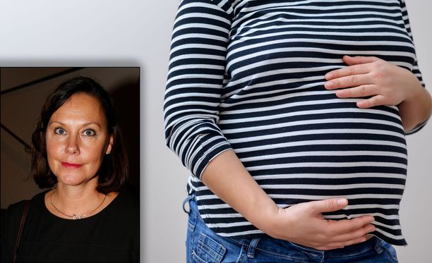 Ulkomaankauppa- ja kehitysministeri Anne-Mari Virolainen korostaa, että Suomeen tarvittaisiin perhevapaauudistus. Hänestä konkreettinen keino vähentää raskauteen ja perhevapaisiin liittyvää syrjintää olisi työnantajille maksettava kertakorvaus raskaudesta. 