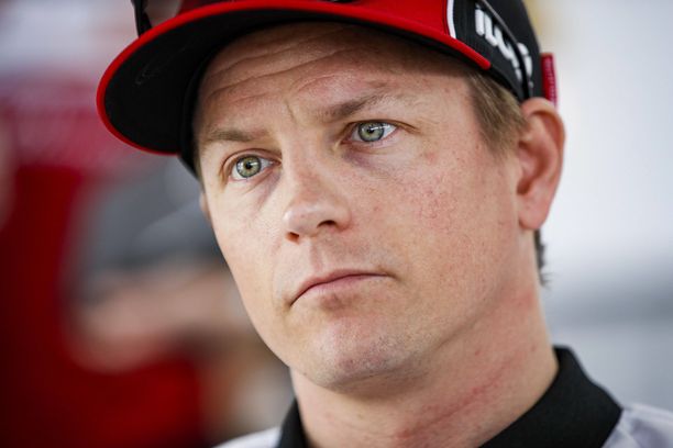 Kimi Räikkönen aikoo jatkaa ensi kaudellakin, jos kilpaileminen vielä maittaa. 