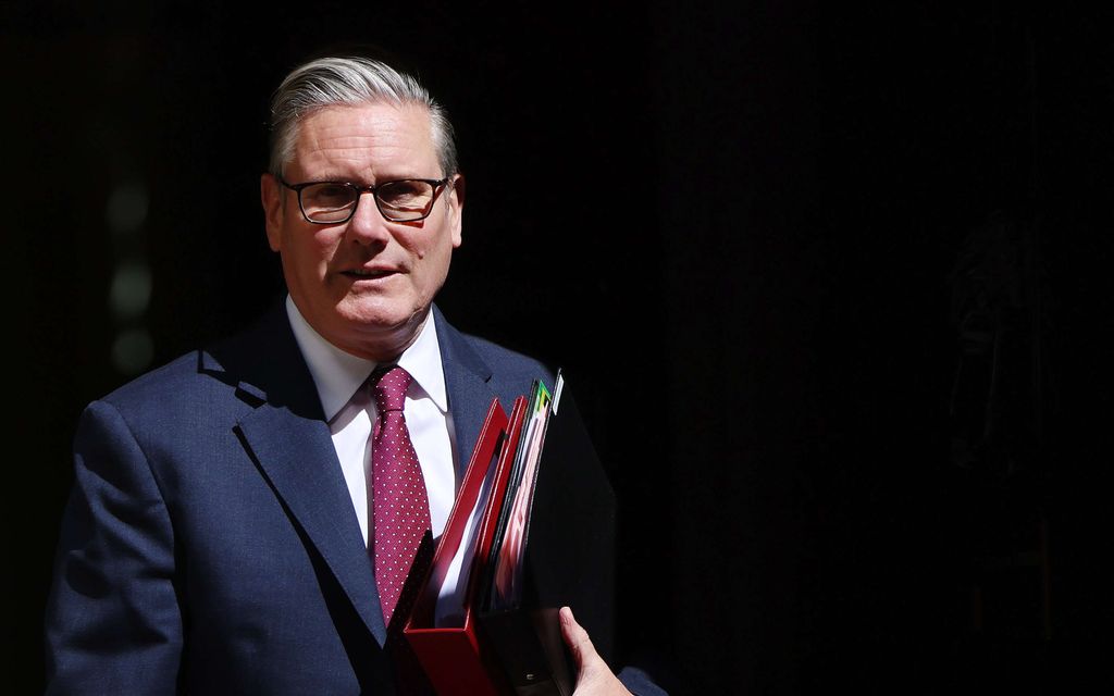 Katastrofi Britanniassa: Pääministeri Starmerilla 24 tuntia aikaa