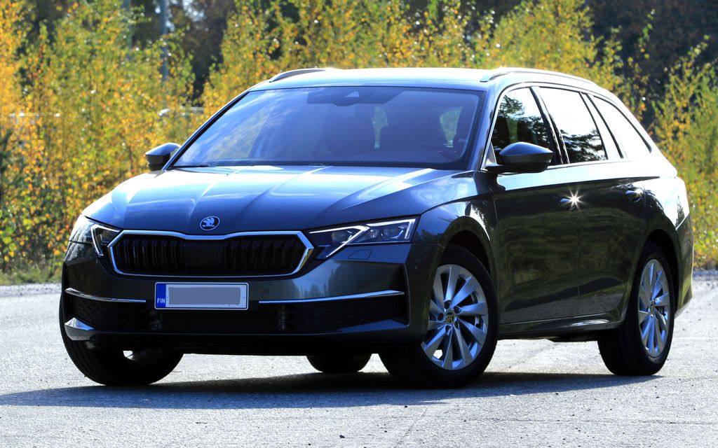 Pariskunnan uusi auto viivästyi – Sitten sitä alettiin kuskata korjaamolle