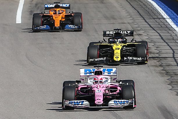 Racing Point, Renault ja Mclaren eivät aja pelkästä kunniasta. Panokset kolmossijan taistossa ovat kovat.