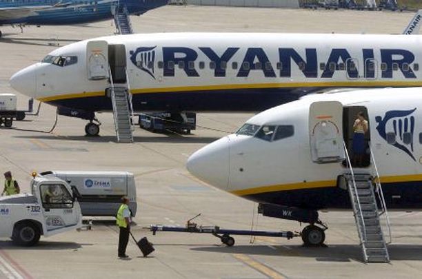 Ryanair joutui tekemään yöllä pakkolaskun Ranskaan. Kuvan koneet eivät liity tapaukseen.