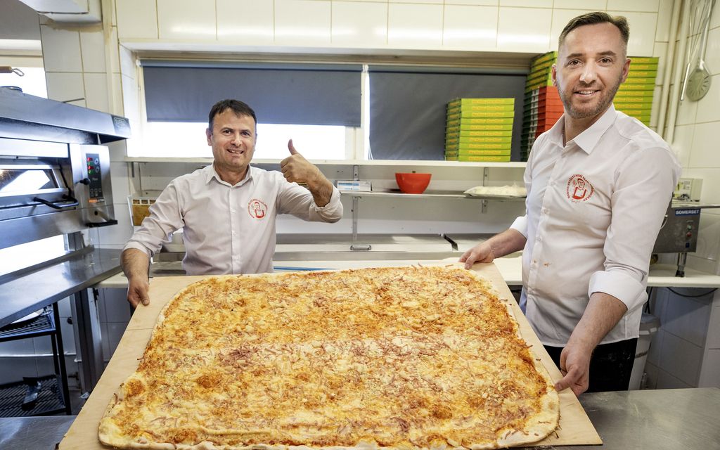 Onko tässä Suomen suurin pizza? 