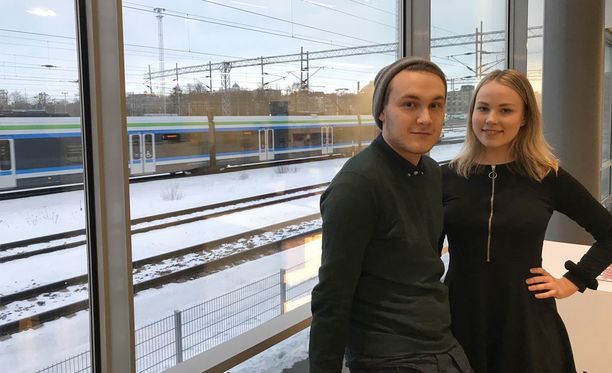 Julius Uusinarkaus ja Laura Siika toimivat Akateemiset Seksipositiiviset -nimisessä opiskelijajärjestössä.