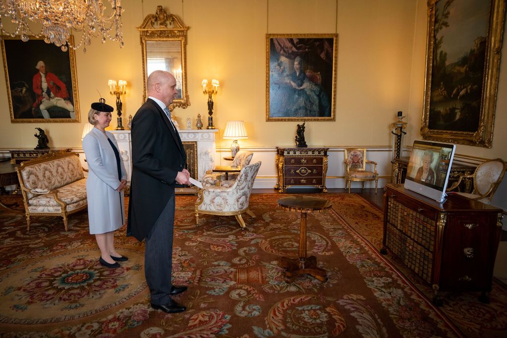 Suomen suurlähettiläs tapasi kuningatar Elisabetin 