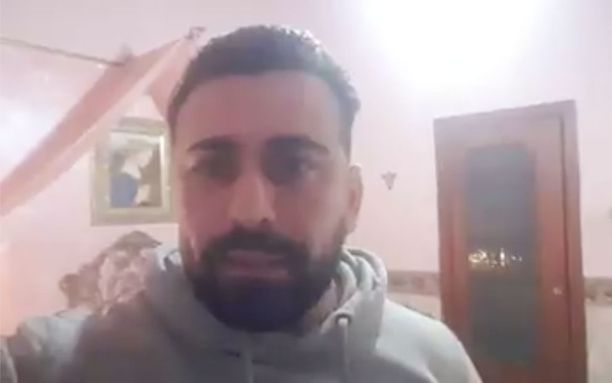 Italialaisnäyttelijä Luca Franzese on julkaissut Facebookissa videon, jossa kertoo perheensä hälyttävästä karanteenitilanteesta. Kuva on kuvakaappaus hänen videoltaan.
