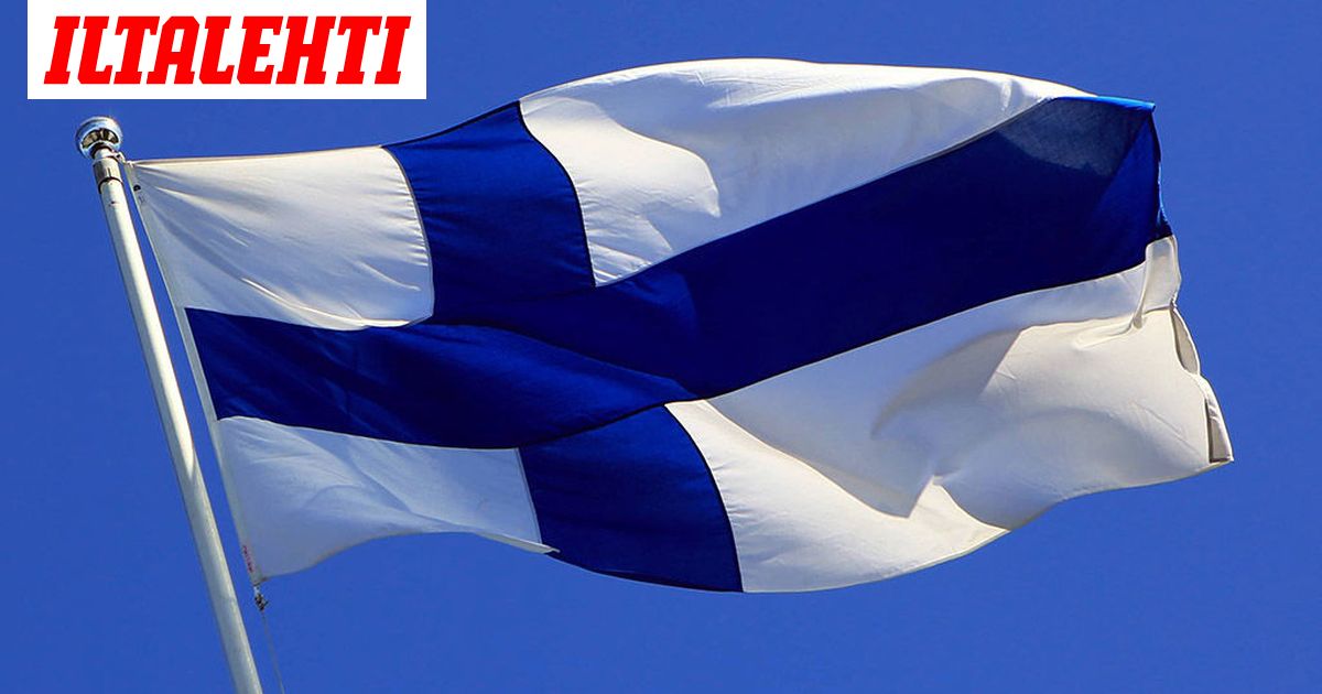 Suomen lippu täyttää sata vuotta - tänään liputetaan koko maassa