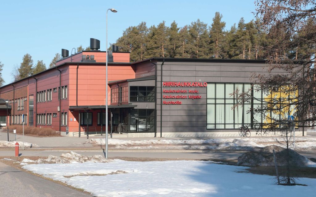 Pojat pahoinpitelivät joukolla lapsen koulun pihalla