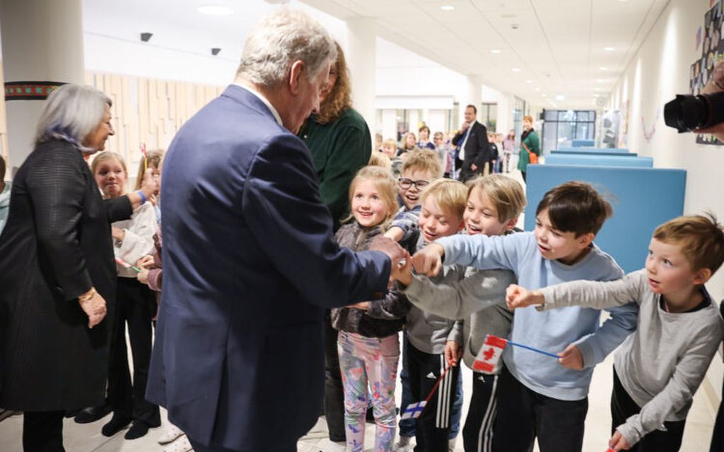Sauli Niinistö julkaisi riemastuttavan kuvan – Näin innokkaasti lapset tervehtivät Suomen presidenttiä Rovaniemellä