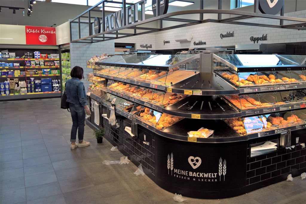 Varoitus Saksasta: leipä saattaa maksaa kohta kymmenen euroa ja kasviöljyt loppua kaupoista