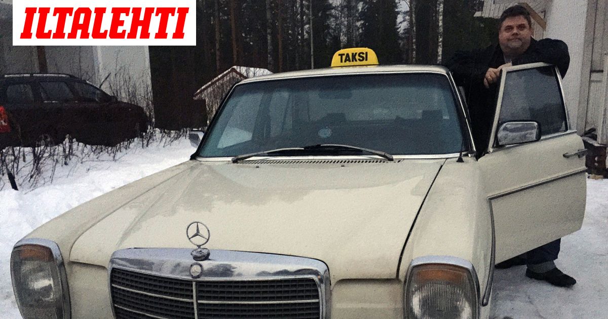 Museoautoon Ei Tarvitse Taksilupaa Tero Ajaa Taksikeikkaa Vanhalla Pystylamppu Mersulla
