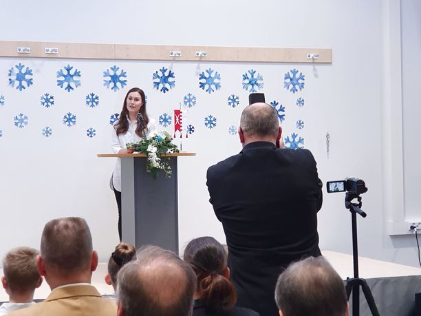 Pääministeri Sanna Marin (sd) vihki uuden koulun käyttöön perjantaina Akaassa.