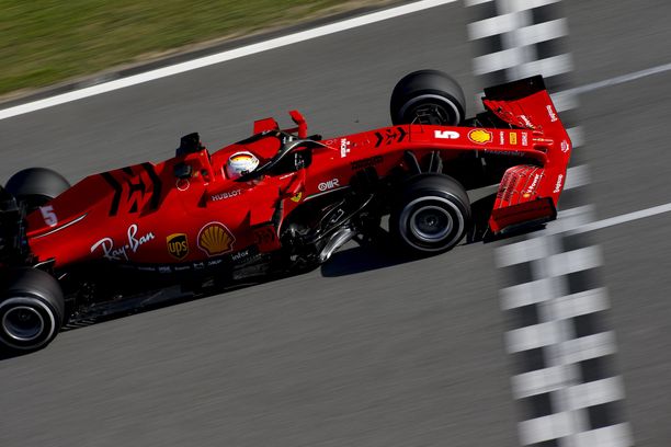 Sebastian Vettel nakutti torstain parhaan testikierroksen. 