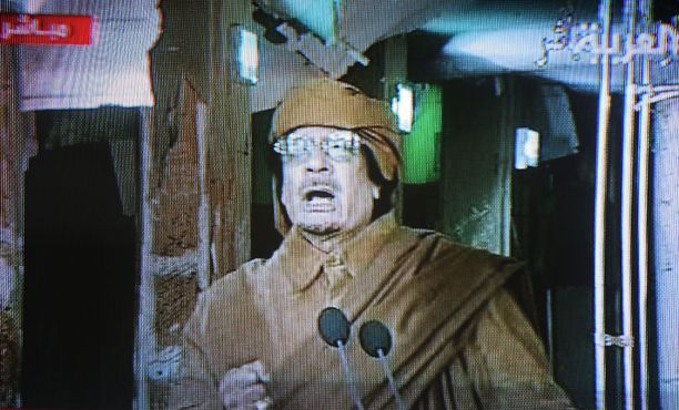 Gaddafi esiintyi uhmakkaana televisiossa.