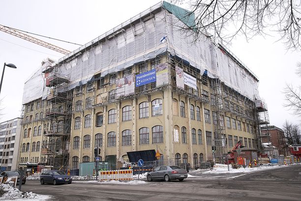 VTS-kodit rakensi maaliskuussa kohtuuhintaisia vuokra-asuntoja vuonna 1906 rakennettuun entiseen sukkatehtaaseen. Rakennus on Koulukadun ja Satamakadun kulmassa Tampereella 