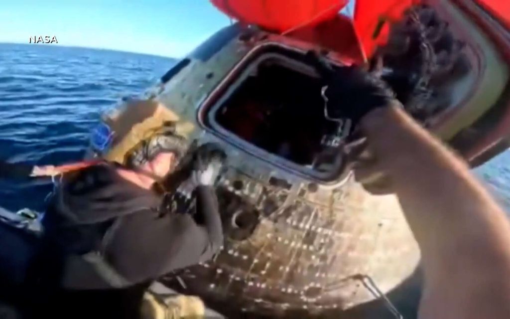 Nasalta uusi video: Näin Artemis II -astronautit vapautettiin aluksesta keskellä merta