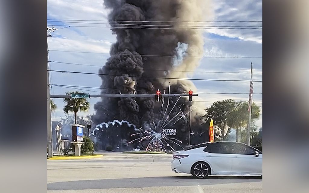 Ilotulite­kauppa syttyi tuleen Floridassa – raketit sinkoilivat joka suuntaan