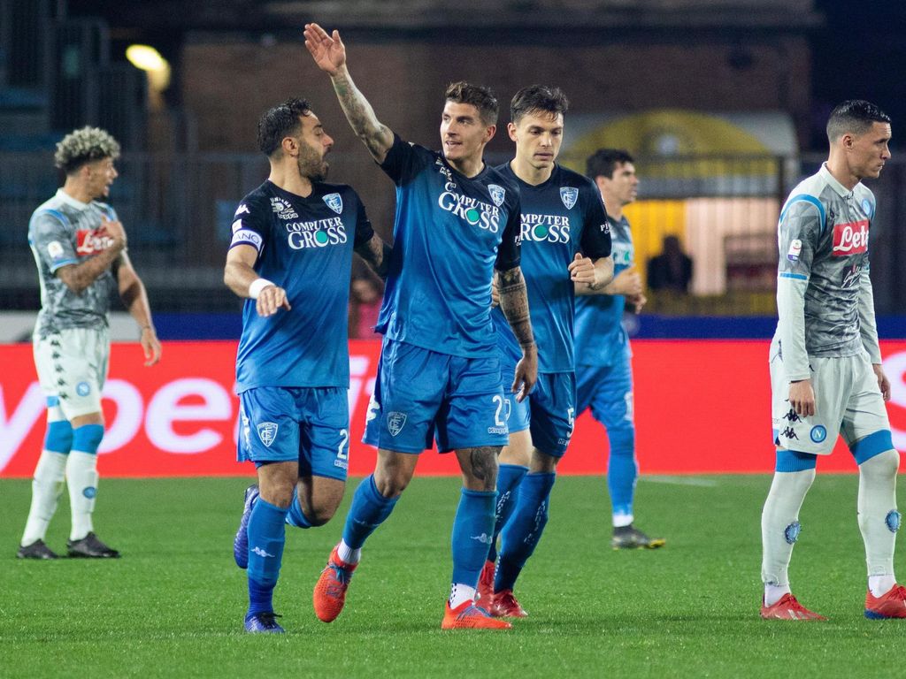Napoli hävisi sensaatiomaisesti Empolille – Piotr Zielinski pahanteossa molemmissa päissä kenttää