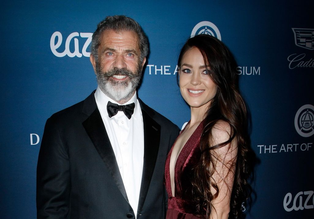 Hoikistunut Mel Gibson, 63, ja nuorikkonsa Rosalind Ross, 28, häikäisivät gaalatreffeillä - näyttävä pari