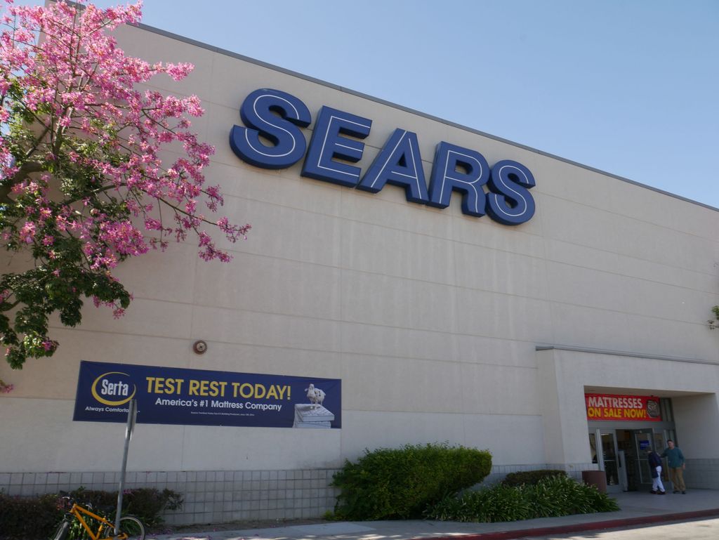 Ikoninen amerikkalainen tavarataloketju Sears hakeutuu velkasaneeraukseen