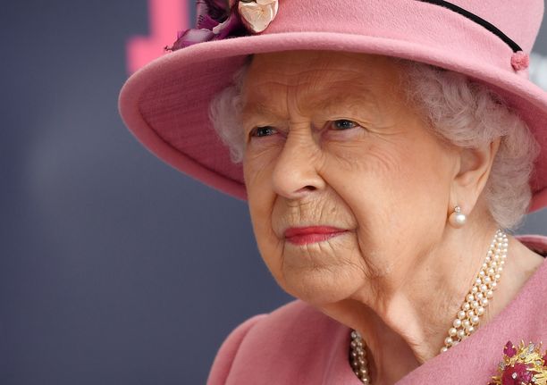 Kuningatar Elisabetista julkaistiin uusi Kanadalle omistettu virallinen muotokuva.