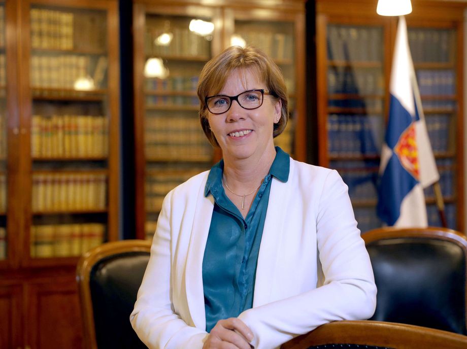 Oikeusministeri Anna Maja Henriksson N kee Suomessa 1930 luvun Merkit 