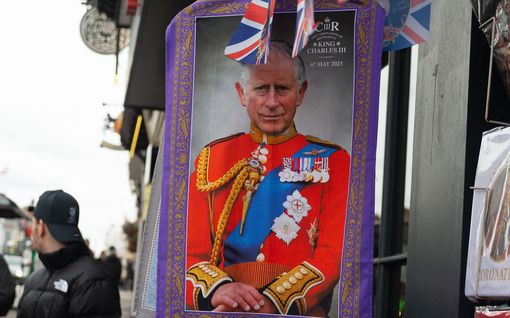 Britannian hallitus mällää kunnolla rahaa kuningas Charlesin kruunajaisiin – Pelkästään jätti­näyttöihin miljoona puntaa