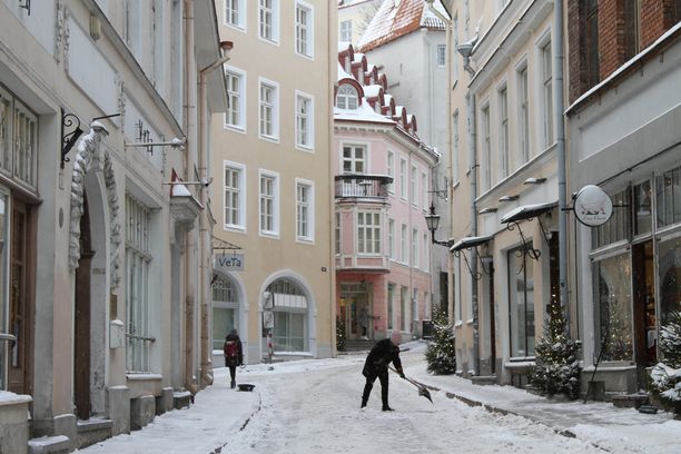 Koronapandemia on hiljentänyt Tallinnan vanhankaupungin. Kuva tammikuulta.