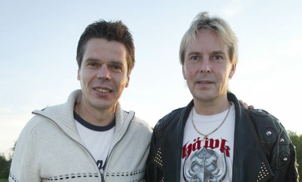 Jussi Niemi ja Matti Nykänen keikalla Raahessa vuonna 2004. 