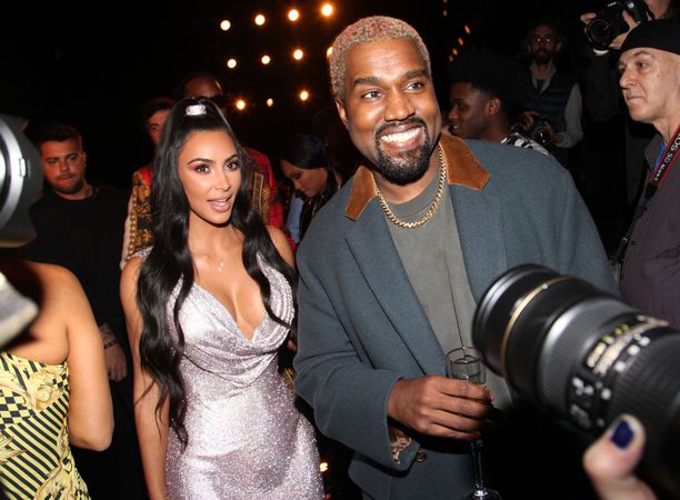 Kanye tietää, miten Kim yllätetään.
