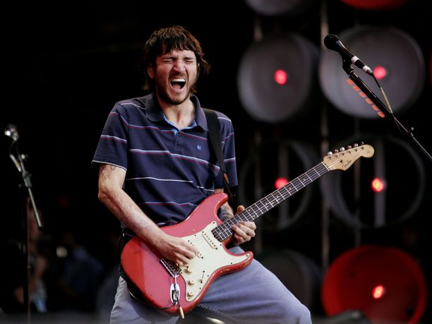 Kitaristi John Frusciante palaa Red Hot Chilli Peppersiin.