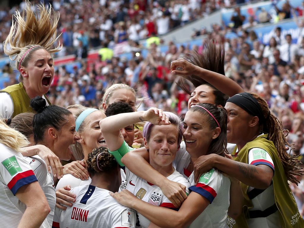 Mykistävää ylivoimaa! USA voitti jälleen naisten jalkapallon MM-kultaa – Hollanti taipui finaalissa