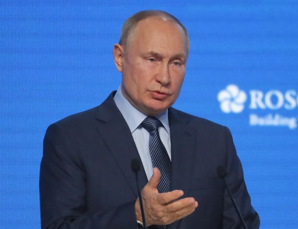 Venäjän presidentti Vladimir Putinin mukaan on ”outoa”, etteivät ihmiset ota rokotetta. 
