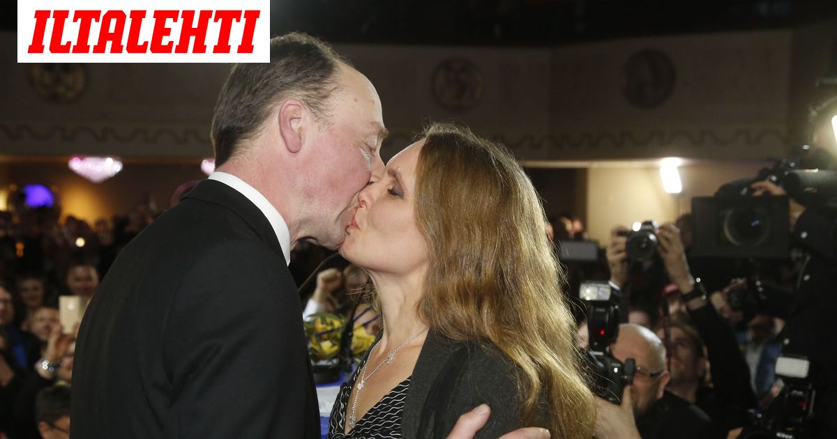 Jussi Halla Aho Kiittaa Vaimoaan Tuesta Ihmettelen Etta Minulla