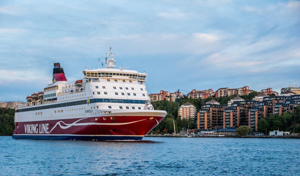 Viking Line antoi risteily­emännälleen laittomat potkut – lähes 60 000 euron korvaukset