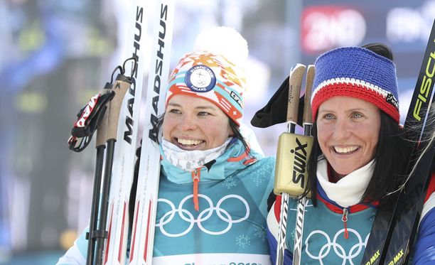 Krista Pärmäkoski ja Marit Björgen jakoivat kympin olympiapronssin Koreassa.