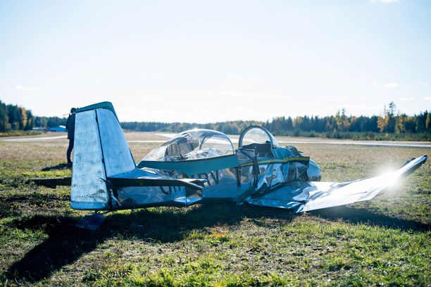 Lentokone tuhoutui onnettomuudessa korjauskelvottomaksi.