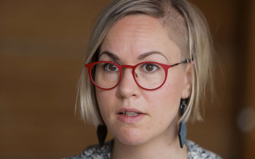 Sarkkinen jättää eduskunnan