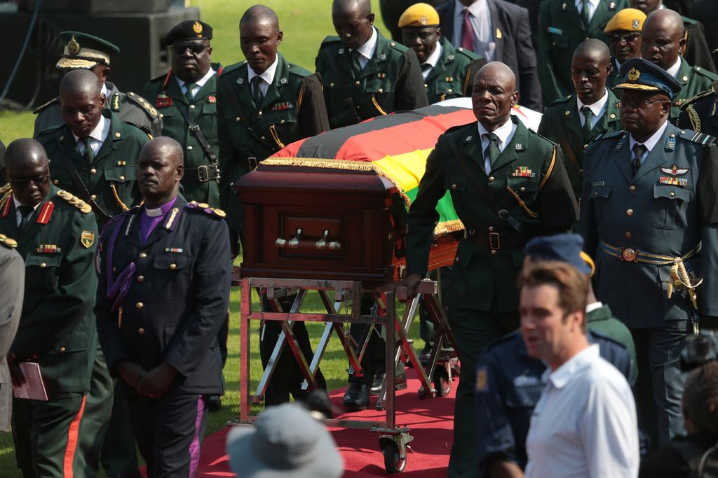 Zimbabwen rautakoura Mugabe sai valtiolliset hautajaiset jalkapallostadionilla