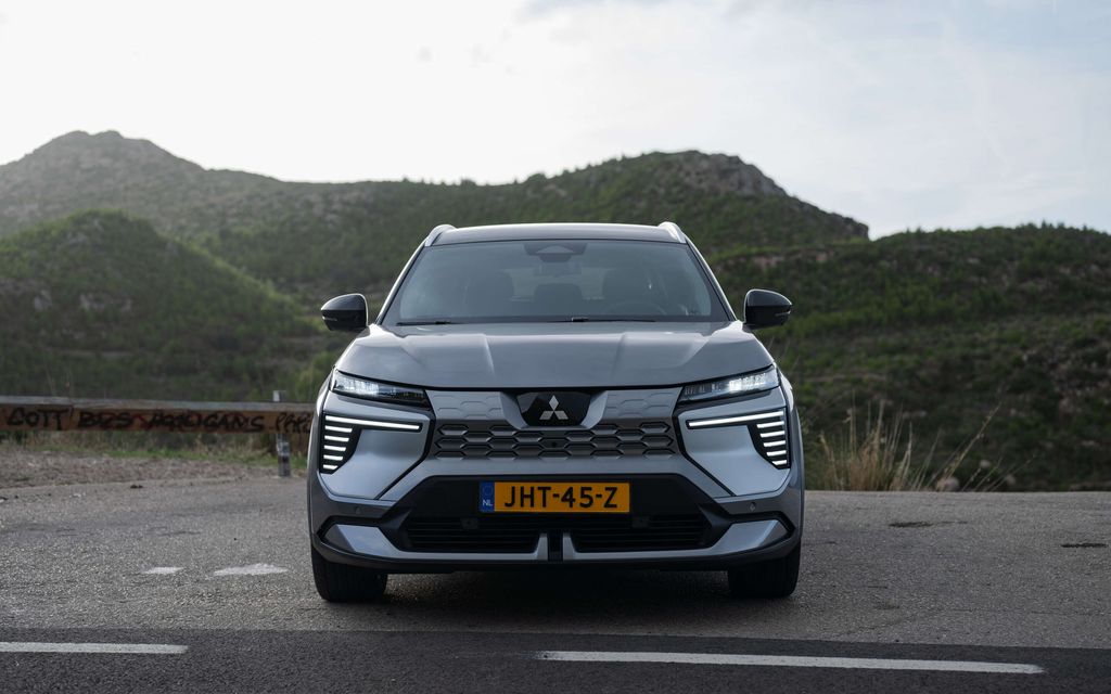 Parhaana palkittu auto piileksii nyt timanttikeulan takana – Ensikoejolla paljastuu paljon