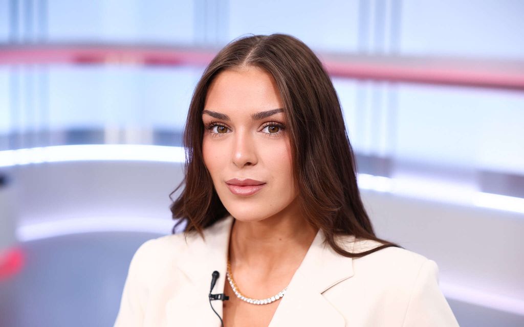 Sarah Dzafce paljastaa podcastissa: Näin tulot nousivat kohun jälkeen