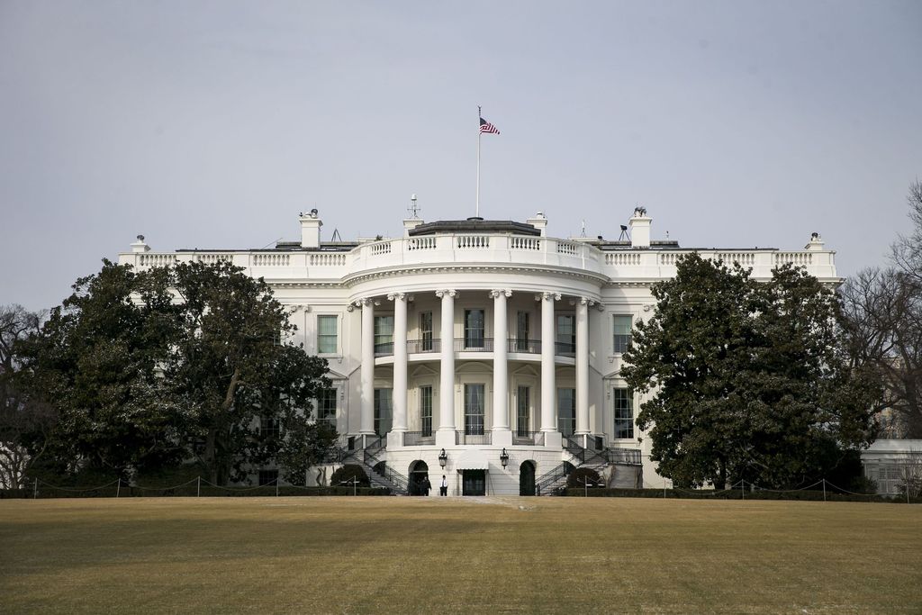 Valkoinen talo kieltäytyi virallisesti yhteistyöstä Trumpin virkarikostutkinnassa