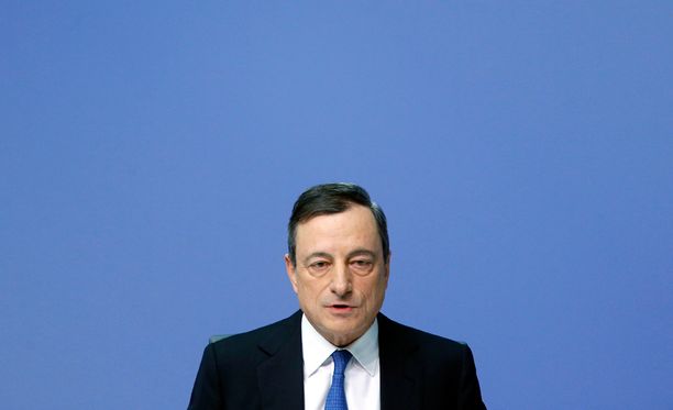 Mario Draghi kertoi elvytyssuunnitelmista torstaina Frankfurtissa.