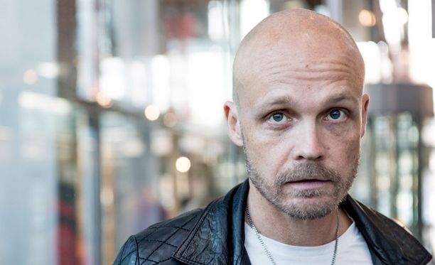 Juha Tapio lähtee jälleen kiertueelle - tällainen on herkkä uutuuskappale  Rakastettu