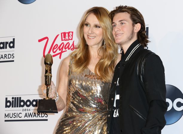Celine Dion ja René-Charles Angelil poseerasivat Billboard Music Awardsien punaisella matolla Las Vegasissa toukokuussa 2016.