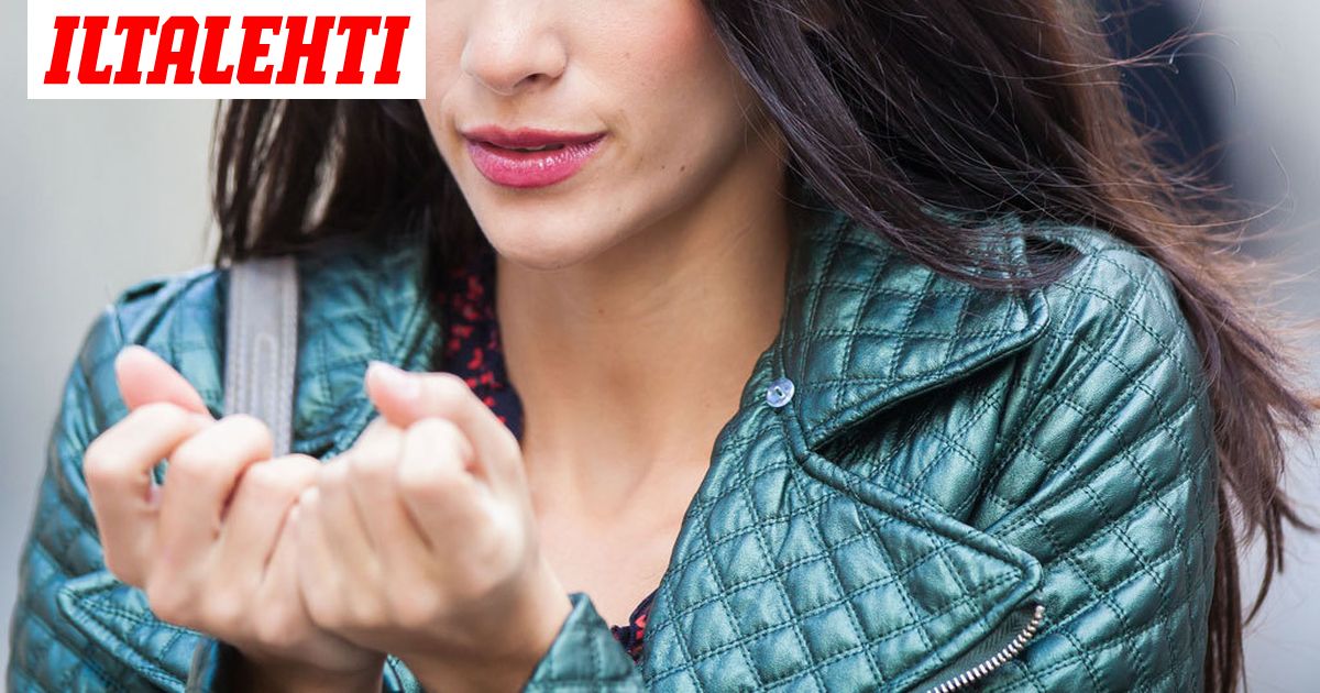 Laura 35 Nukun Lapaset Kadessa Kylmat Ja Valkoiset Sormet