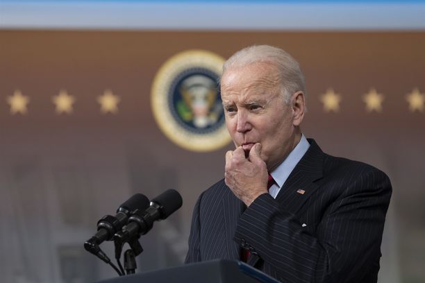 Yhdysvaltain presidentti Joe Biden kertoi perjantaina aikovansa keskustella Ukrainan ja Venäjän päämiesten kanssa lähitulevaisuudessa.